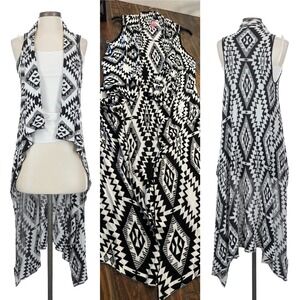 Dolled Up‎ by F.A.N.G. Black White Aztec Sleeveless Duster Vest Medium